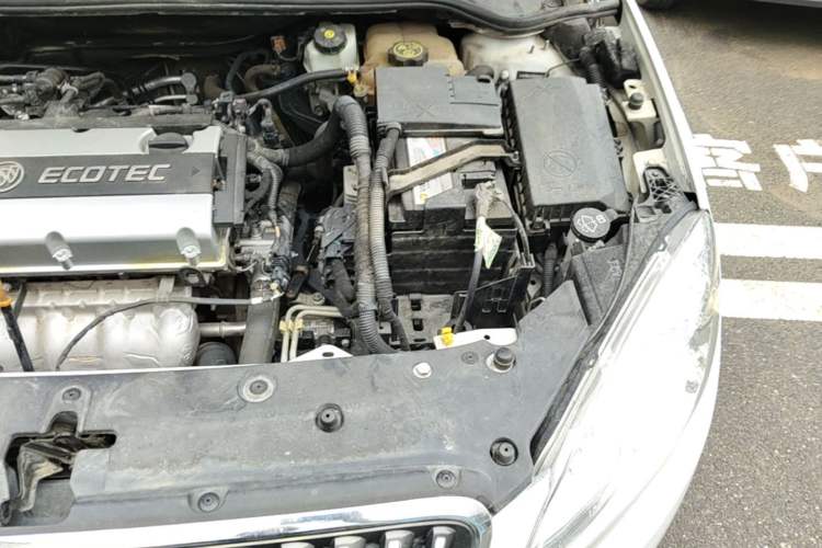 Used Buick GT 2013 GT 1.6L Automatic Fashion Edition Engine Bay Left