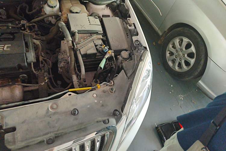 Used Buick GT 2013 GT 1.6L Manual Entry-Level Model Engine Bay Left