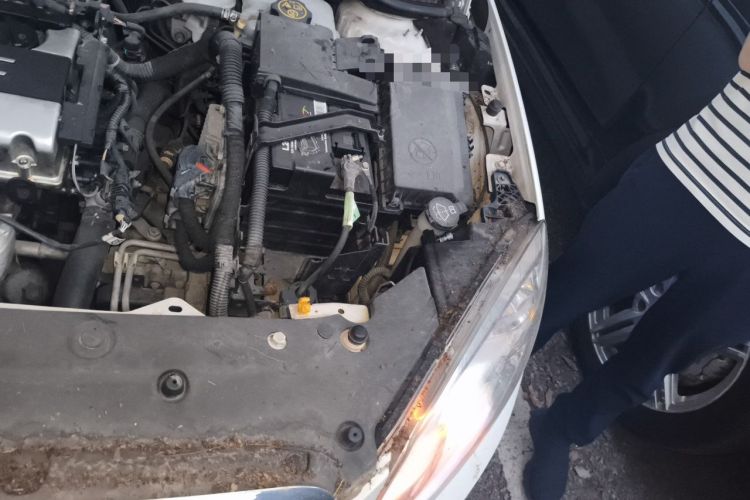 Used Buick GT 2013 GT 1.6L Automatic Fashion Edition Engine Bay Left