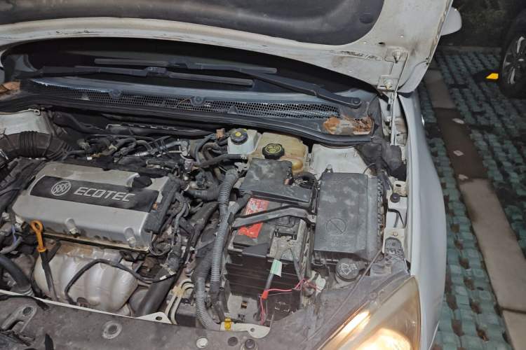 Used Buick GT 2013 GT 1.6L Automatic Fashion Edition Engine Bay Left