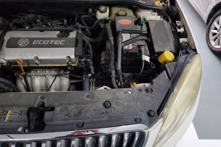 Used Buick GT 2013 GT 1.6L Automatic Fashion Edition Engine Bay Left