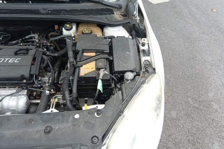 Used Buick GT 2013 GT 1.6L Automatic Fashion Edition Engine Bay Left