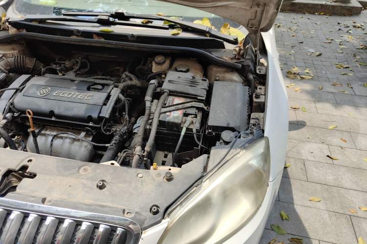 Used Buick GT 2013 GT 1.6L Automatic Fashion Edition Engine Bay Left