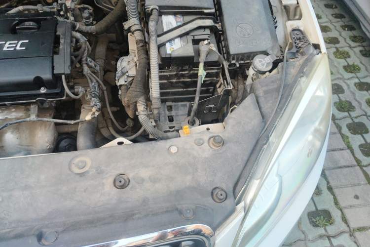 Used Buick GT 2013 GT 1.6L Manual Entry-Level Model Engine Bay Left