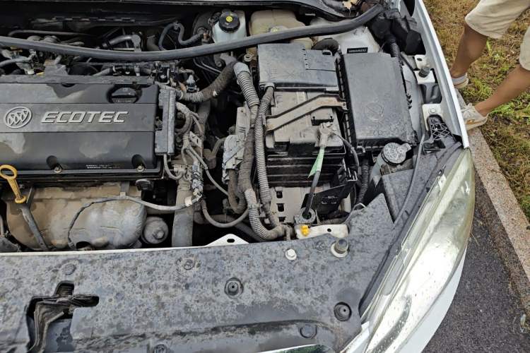 Used Buick GT 2013 GT 1.6L Manual Entry-Level Model Engine Bay Left