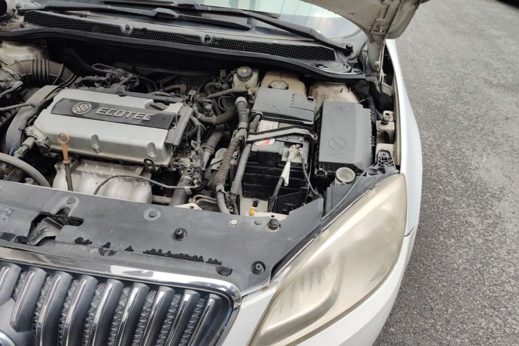 Used Buick GT 2013 GT 1.6L Automatic Fashion Edition Engine Bay Left