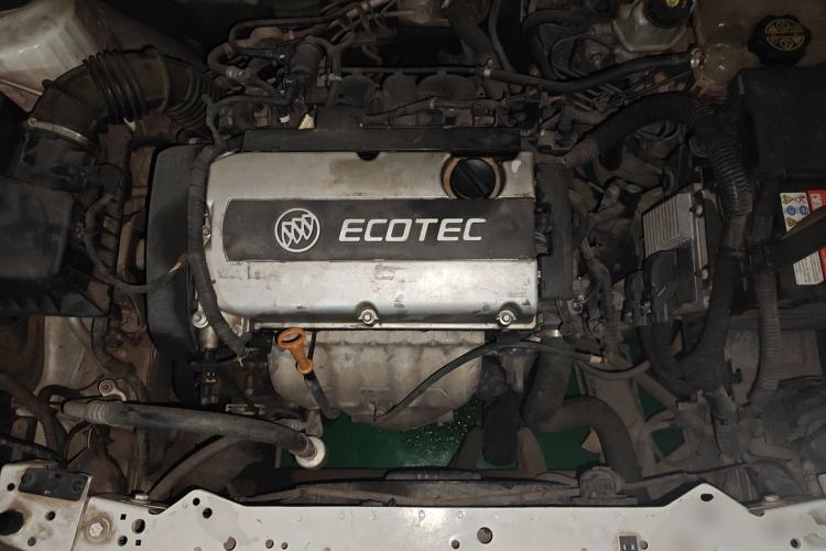 Used Buick GT 2013 XT 1.6L Manual Entry-Level Model Engine Bay