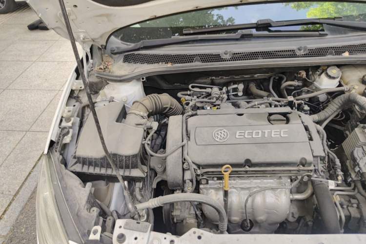 Used Buick GT 2013 XT 1.6L Automatic Fashion Edition Engine Bay Right