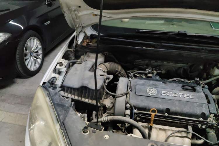 Used Buick GT 2013 GT 1.6L Manual Entry-Level Model Engine Bay Right