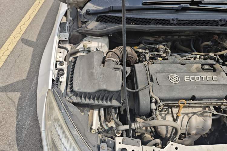 Used Buick GT 2013 XT 1.6L Automatic Fashion Edition Engine Bay Right