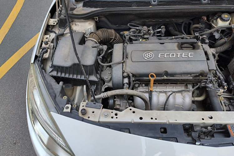 Used Buick GT 2013 XT 1.6L Automatic Fashion Edition Engine Bay Right