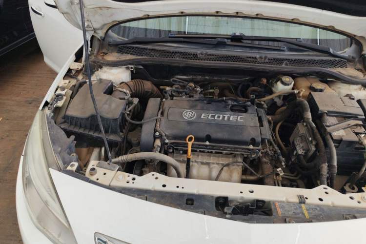 Used Buick GT 2013 XT 1.6L Automatic Fashion Edition Engine Bay Right