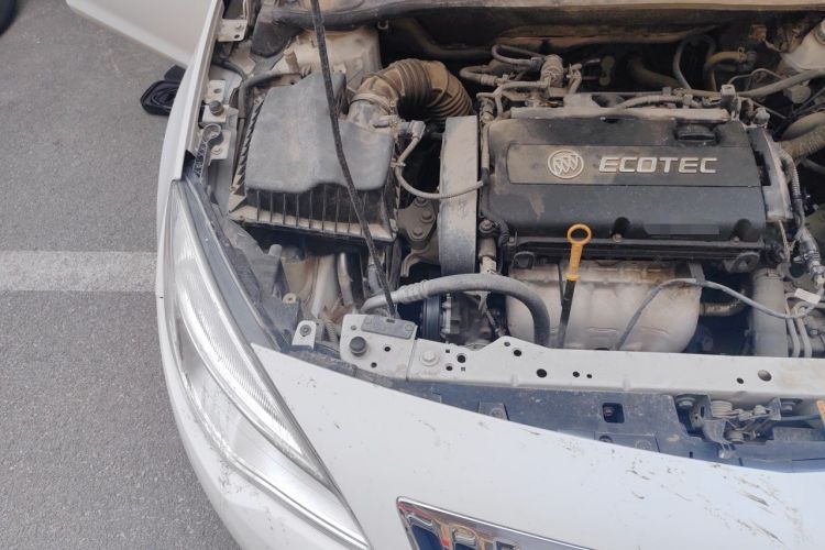Used Buick GT 2013 XT 1.6L Automatic Comfort Edition Engine Bay Right