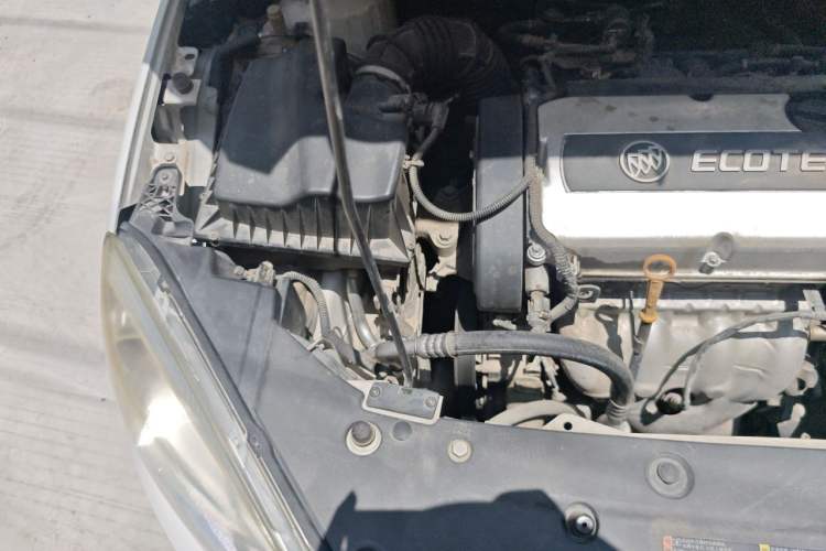 Used Buick GT 2013 GT 1.6L Manual Entry-Level Model Engine Bay Right