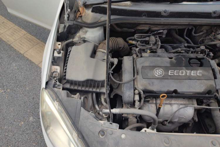 Used Buick GT 2013 GT 1.6L Manual Entry-Level Model Engine Bay Right