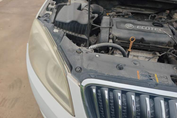 Used Buick GT 2013 GT 1.6L Automatic Fashion Edition Engine Bay Right