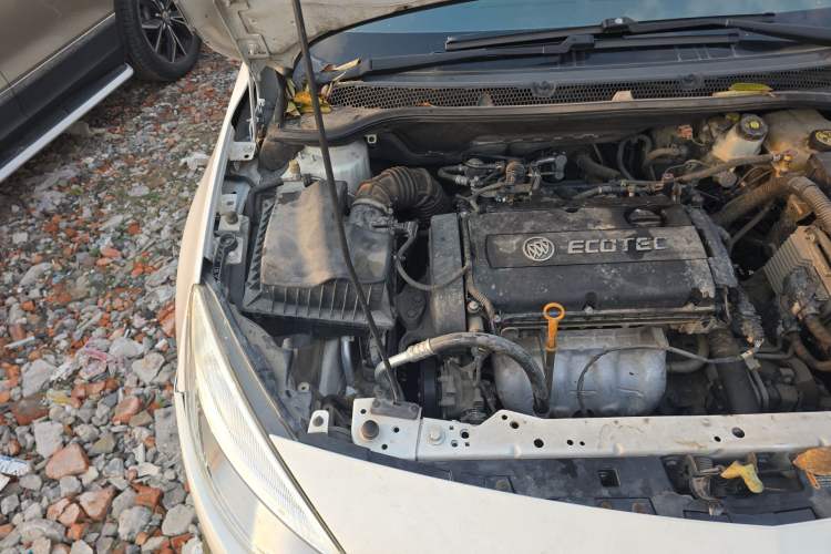 Used Buick GT 2013 XT 1.6L Automatic Fashion Edition Engine Bay Right