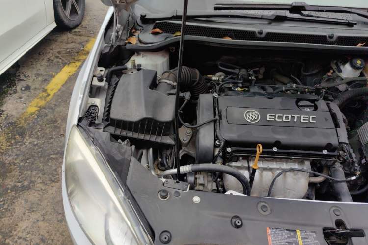 Used Buick GT 2013 GT 1.6L Manual Entry-Level Model Engine Bay Right