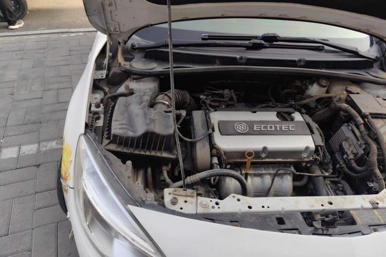 Used Buick GT 2013 XT 1.6L Automatic Fashion Edition Engine Bay Right