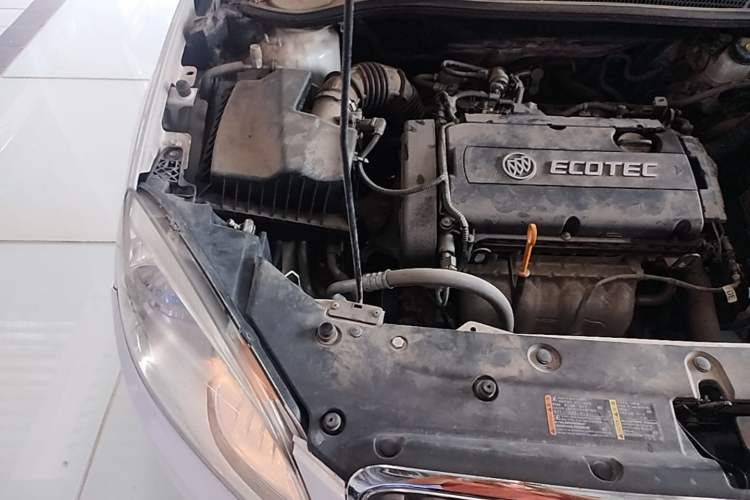 Used Buick GT 2013 GT 1.6L Manual Entry-Level Model Engine Bay Right