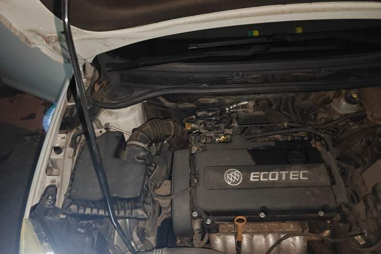 Used Buick GT 2013 GT 1.6L Manual Entry-Level Model Engine Bay Right