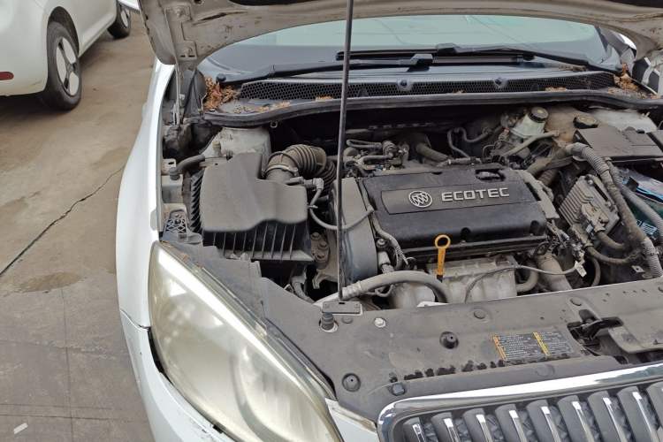 Used Buick GT 2013 GT 1.6L Manual Entry-Level Model Engine Bay Right