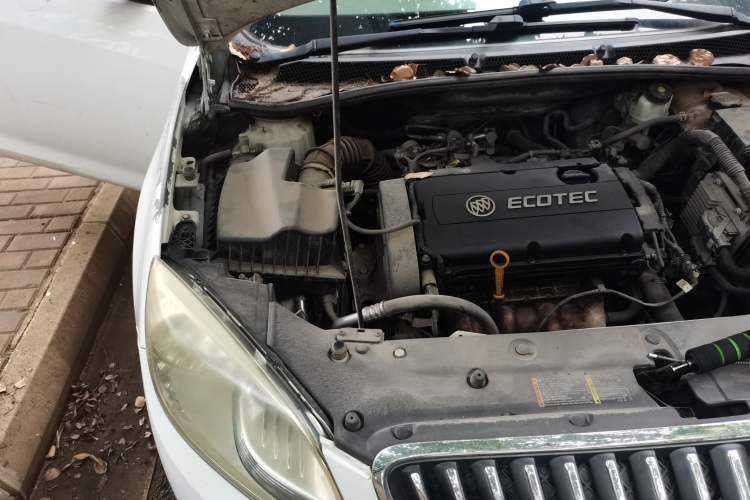 Used Buick GT 2013 GT 1.6L Manual Entry-Level Model Engine Bay Right