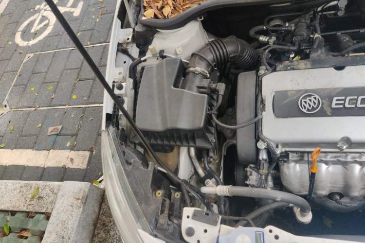 Used Buick GT 2013 XT 1.6L Automatic Fashion Edition Engine Bay Right
