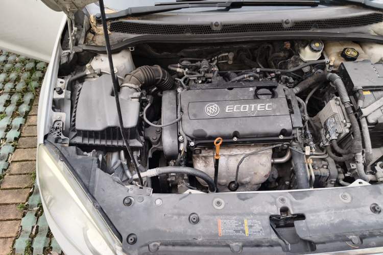 Used Buick GT 2013 GT 1.6L Automatic Fashion Edition Engine Bay Right