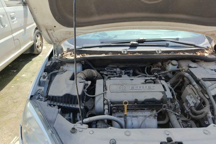 Used Buick GT 2013 GT 1.6L Automatic Fashion Edition Engine Bay Right