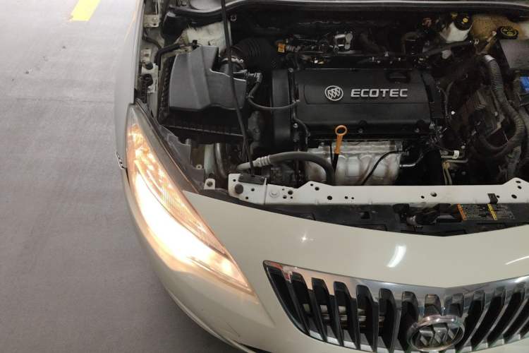 Used Buick GT 2013 XT 1.6L Automatic Fashion Edition Engine Bay Right