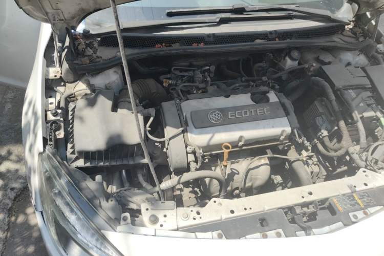 Used Buick GT 2013 XT 1.6L Automatic Fashion Edition Engine Bay Right
