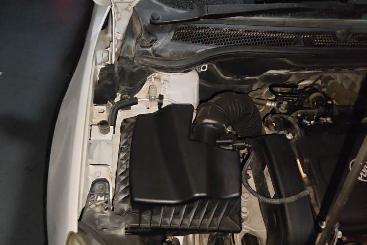 Used Buick GT 2013 GT 1.6L Manual Entry-Level Model Engine Bay Right