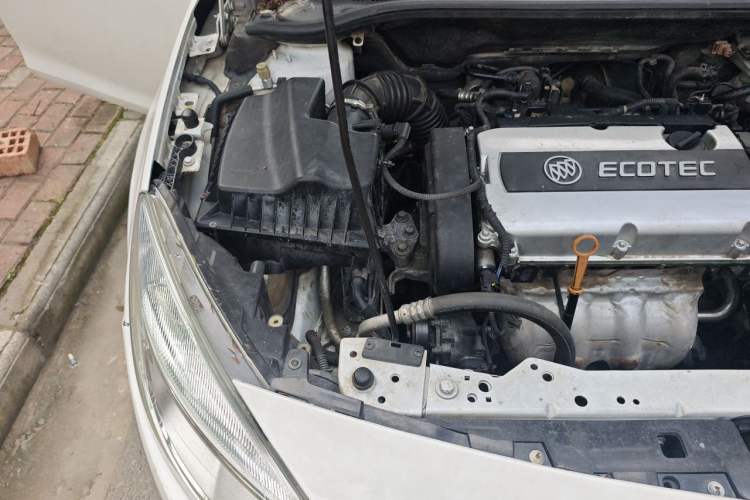 Used Buick GT 2013 XT 1.6L Automatic Fashion Edition Engine Bay Right