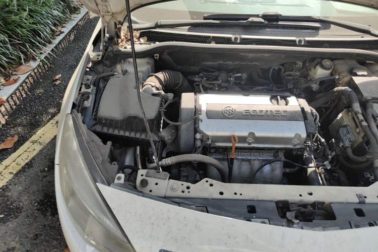 Used Buick GT 2013 XT 1.6L Automatic Fashion Edition Engine Bay Right