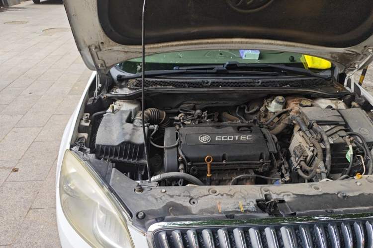 Used Buick GT 2013 GT 1.6L Manual Entry-Level Model Engine Bay Right