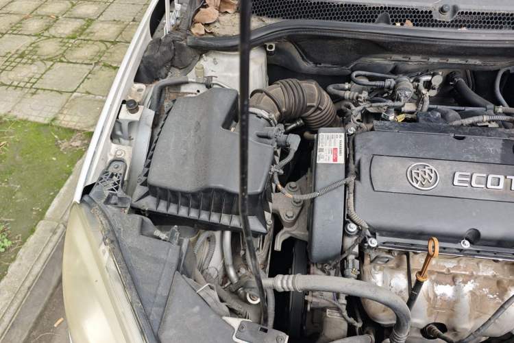Used Buick GT 2013 GT 1.6L Automatic Fashion Edition Engine Bay Right