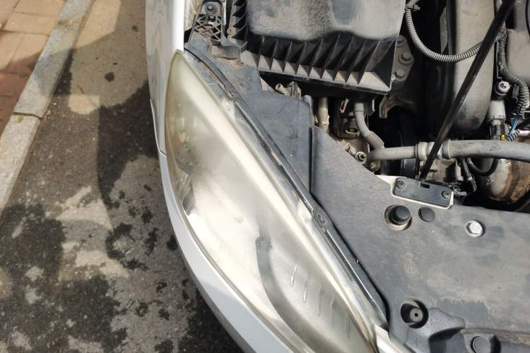 Used Buick GT 2013 GT 1.6L Manual Entry-Level Model Engine Bay Right