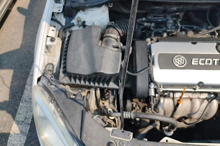 Used Buick GT 2013 GT 1.6L Automatic Fashion Edition Engine Bay Right