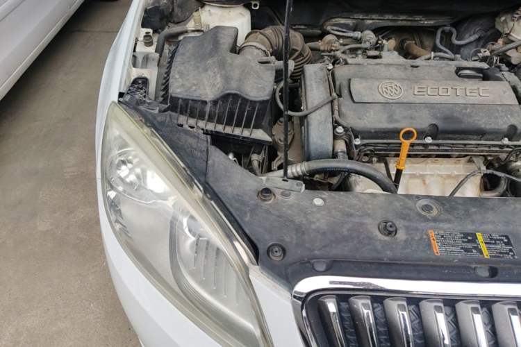 Used Buick GT 2013 GT 1.6L Manual Entry-Level Model Engine Bay Right
