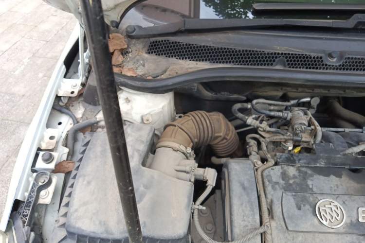 Used Buick GT 2013 XT 1.6L Automatic Fashion Edition Engine Bay Right