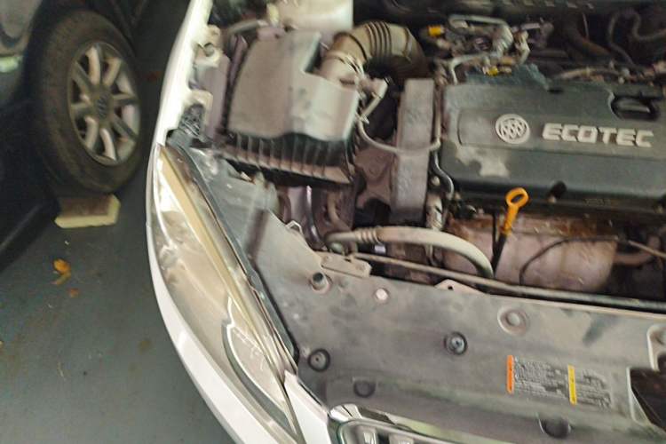 Used Buick GT 2013 GT 1.6L Manual Entry-Level Model Engine Bay Right