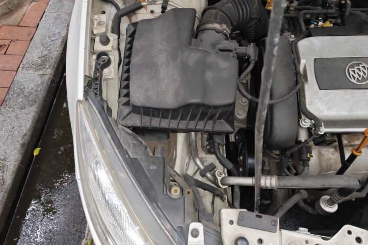 Used Buick GT 2013 XT 1.6L Automatic Fashion Edition Engine Bay Right