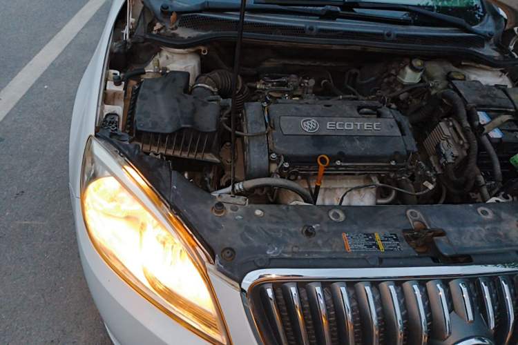 Used Buick GT 2013 GT 1.6L Manual Entry-Level Model Engine Bay Right