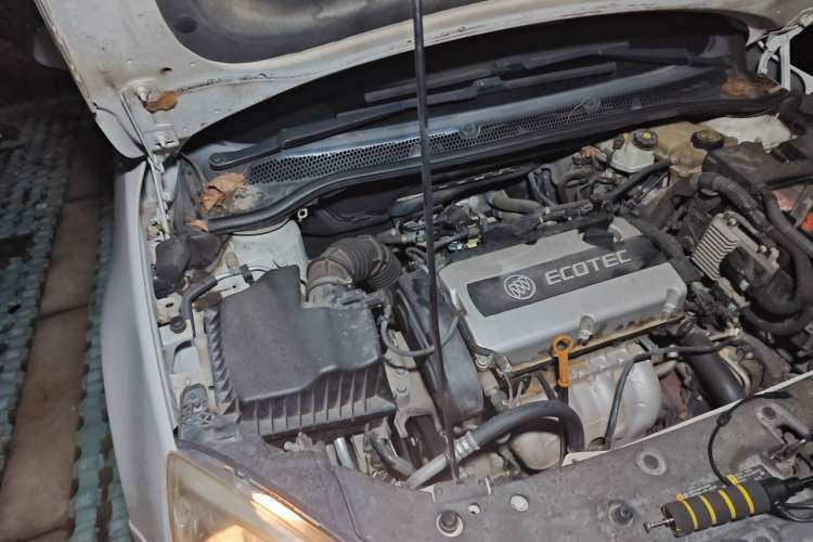 Used Buick GT 2013 GT 1.6L Automatic Fashion Edition Engine Bay Right