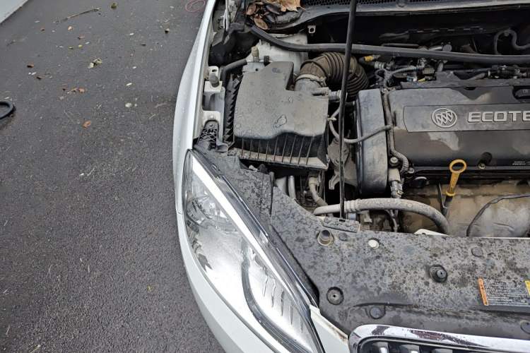 Used Buick GT 2013 GT 1.6L Manual Entry-Level Model Engine Bay Right