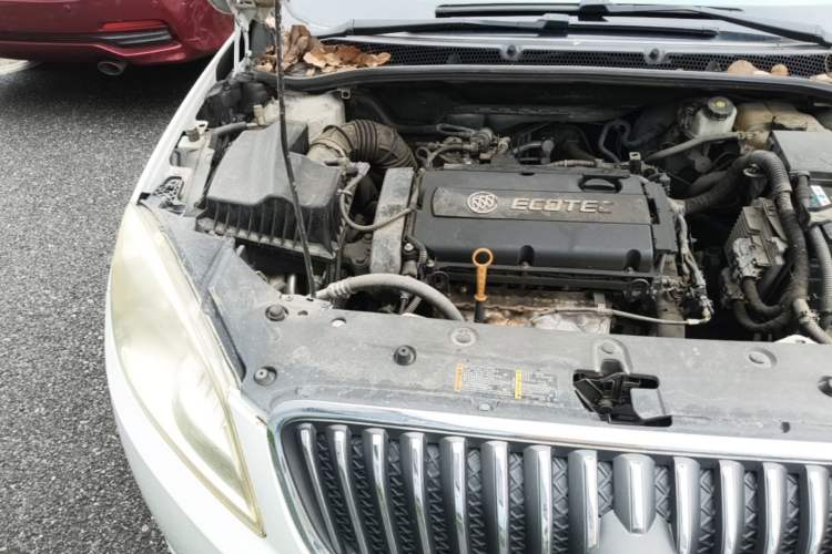 Used Buick GT 2013 GT 1.6L Manual Entry-Level Model Engine Bay Right