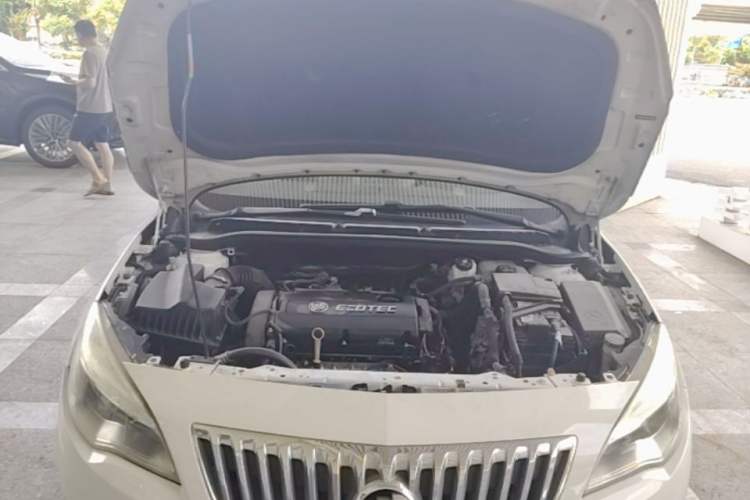 Used Buick GT 2013 XT 1.6L Automatic Fashion Edition Engine Bay