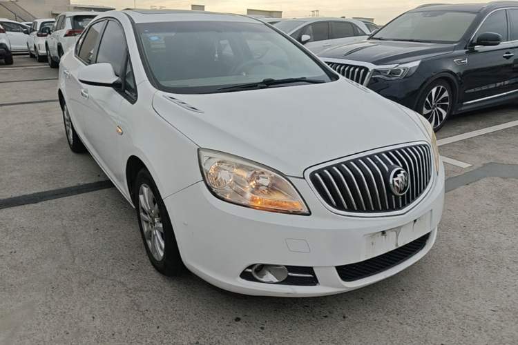 Used Buick GT 2013 GT 1.6L Manual Entry-Level Model Front Right 45 Deg