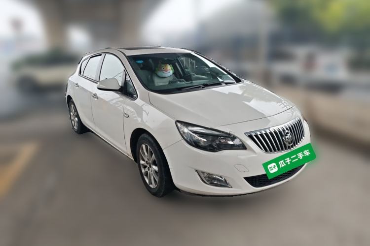 Used Buick GT 2013 XT 1.6L Manual Entry-Level Model Front Right 45 Deg